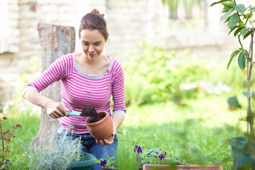 Safe bank transfer and card payment options for Gardeners Morden Park